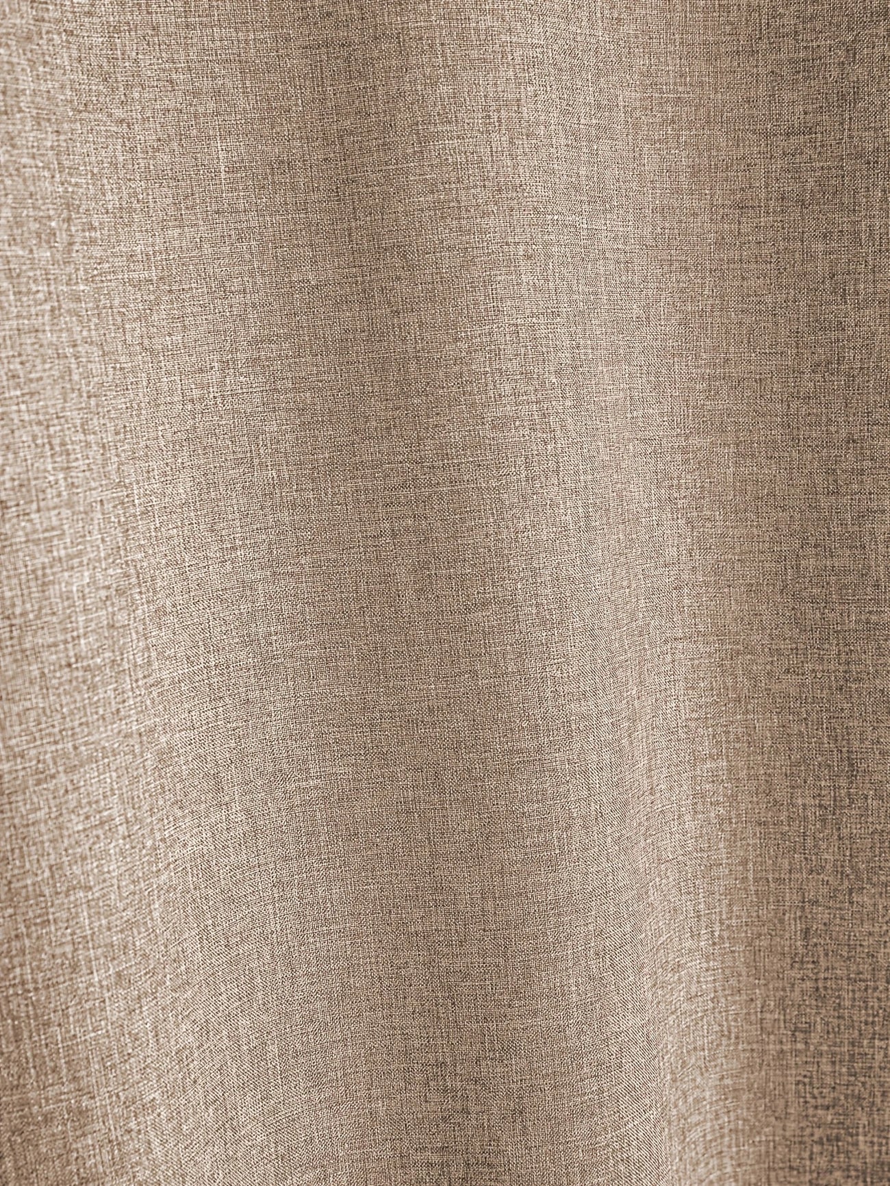 Tela de la camiseta tipo polo gris topo, textura tejida de grano fino