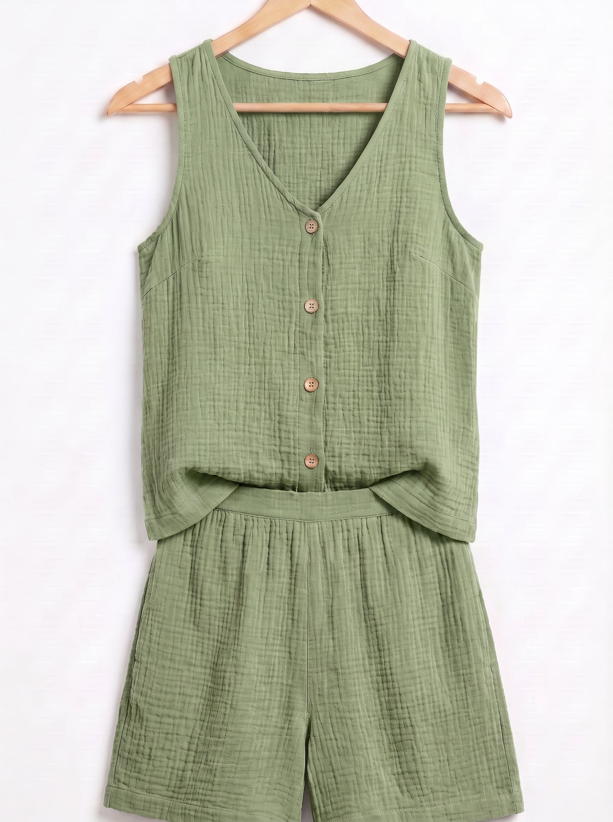 Conjunto de verano verde salvia: top sin mangas con botones y short a juego