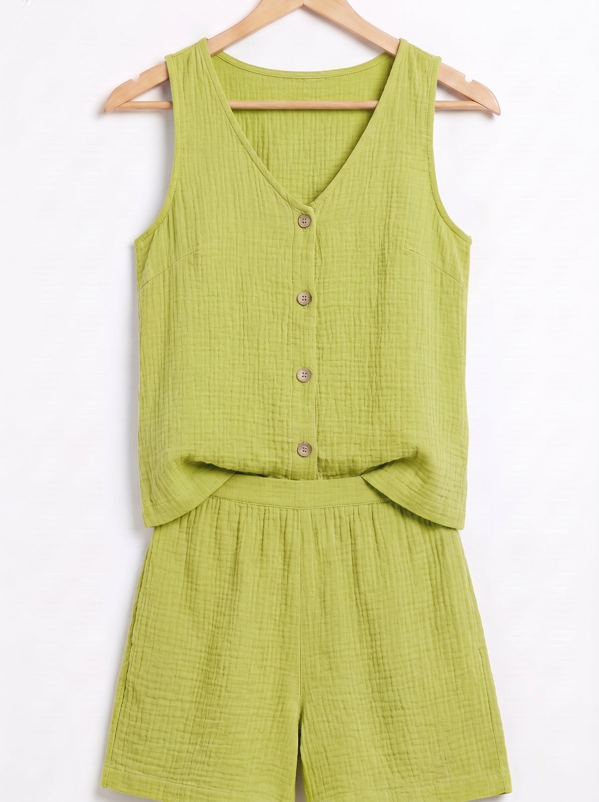 Conjunto de verano verde: top sin mangas con botones y short a juego