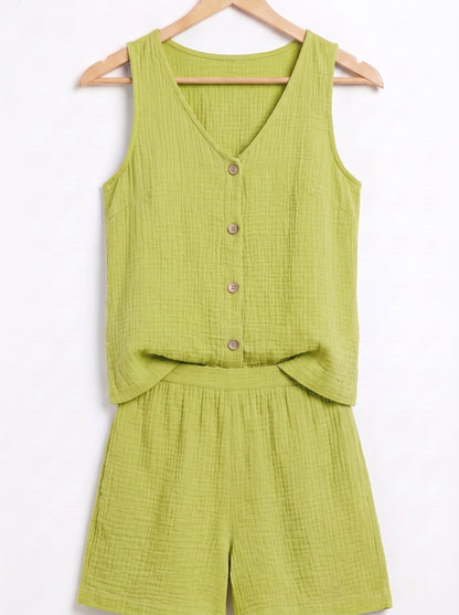 Conjunto de verano verde: top sin mangas con botones y short a juego