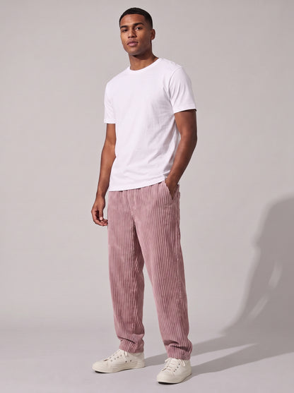 Pantalón de pana malva acanalado, tiro relajado, bolsillos y puño elástico