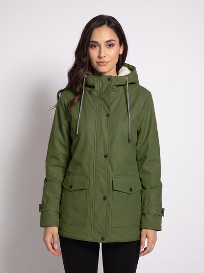 Chaqueta con capucha verde bosque, cierre frontal y bolsillos con solapa