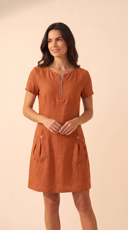Vestido midi marrón teja, manga corta, cremallera frontal y bolsillos laterales con botón