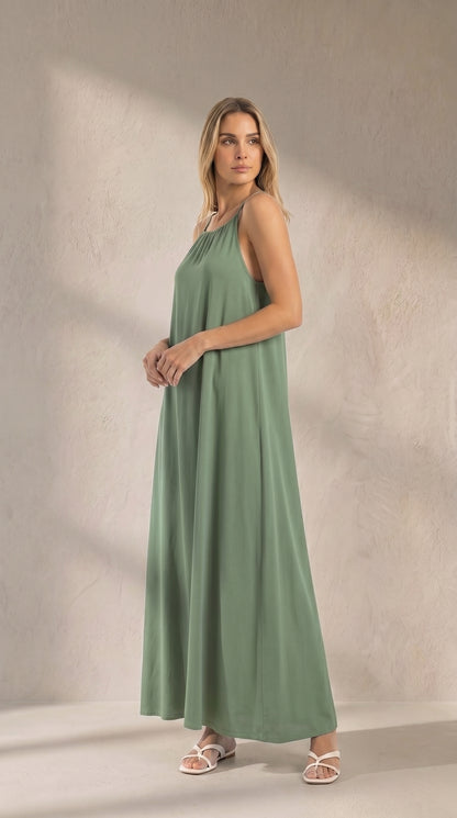 Vestido largo de tirantes CAMILA verde salvia, sin mangas, corte suelto