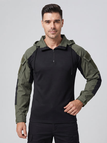 Camiseta táctica negra con capucha y cremallera, mangas verde oliva