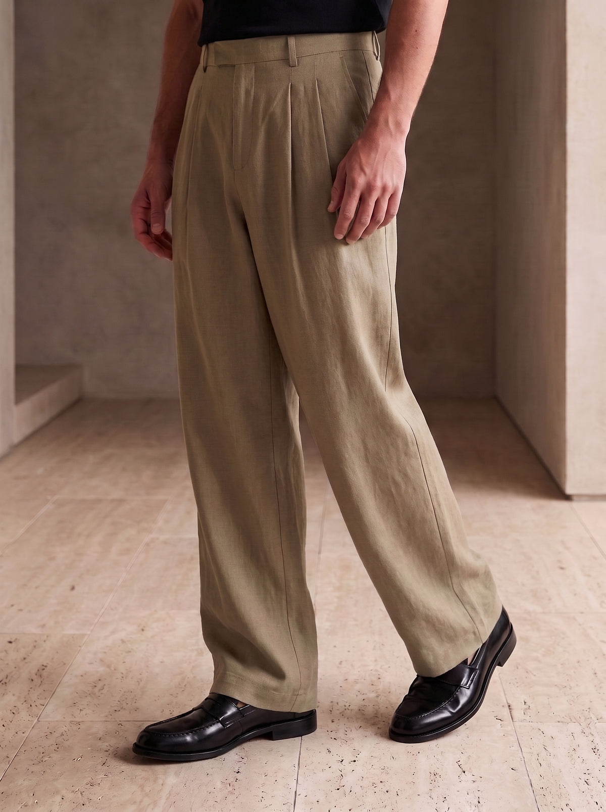Pantalón wide leg AXEL oliva, tiro alto, pierna ancha con bolsillos laterales