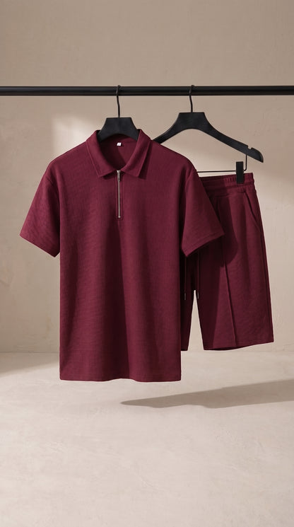 Conjunto regular fit burdeos: polo con cremallera y pantalón corto a juego