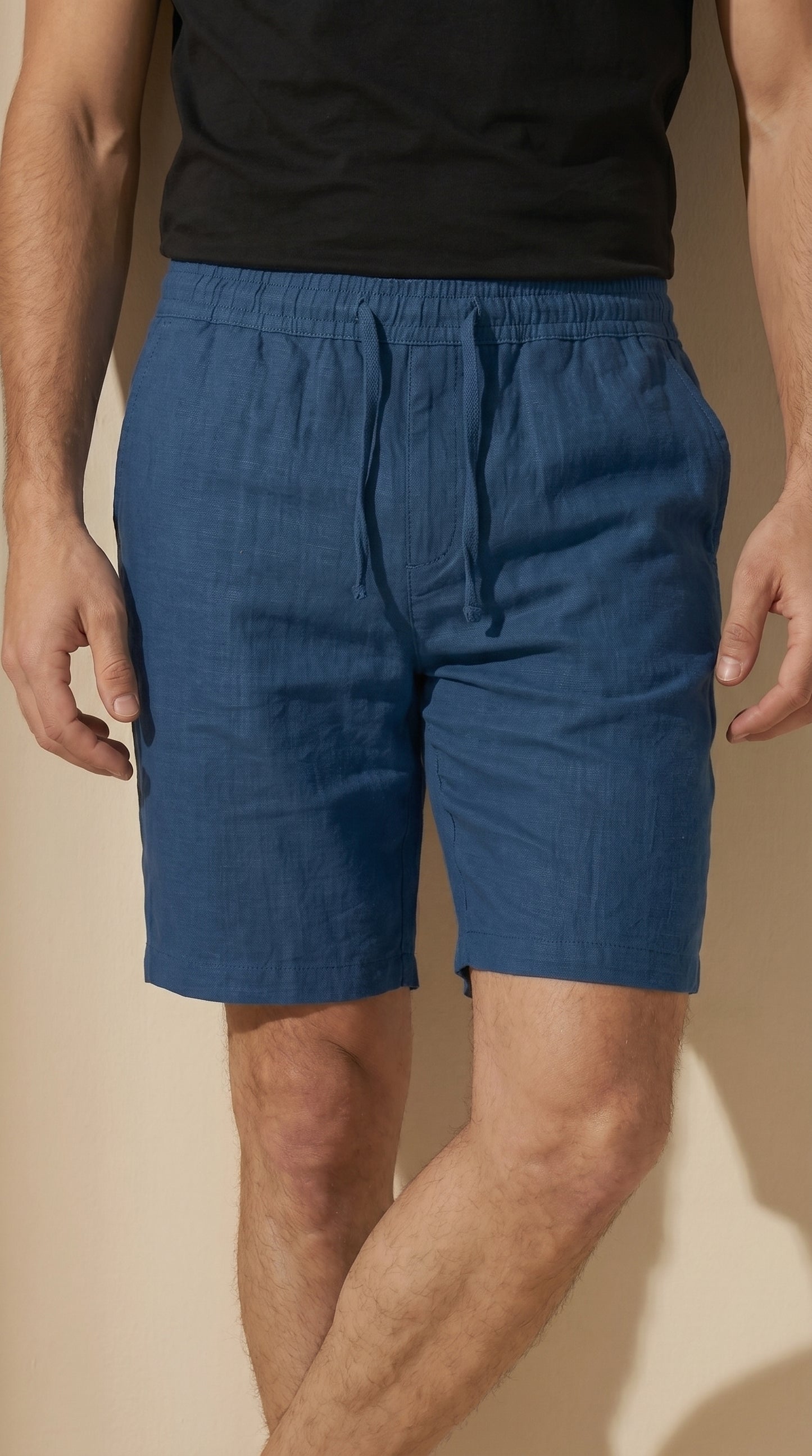 Bermuda de algodón azul con cintura elástica y cordón, corte relajado