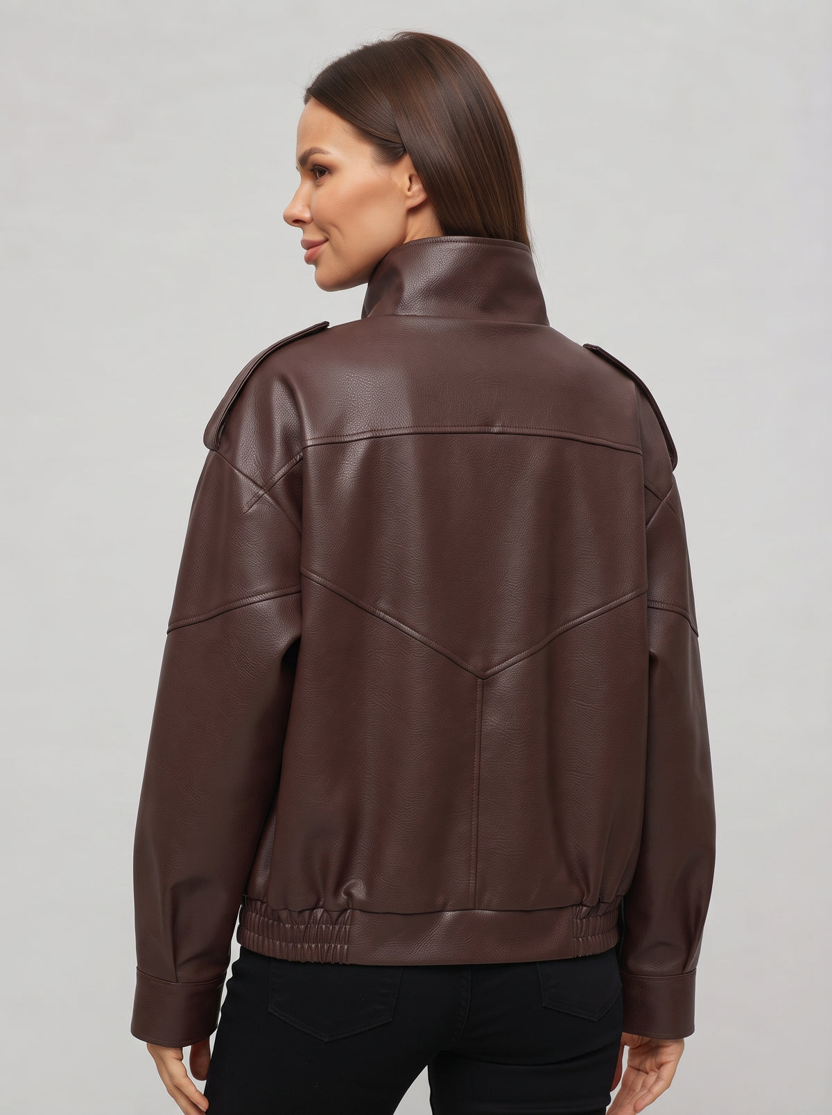 Cazadora biker CANARY color cacao, vista trasera con paneles y puños elásticos