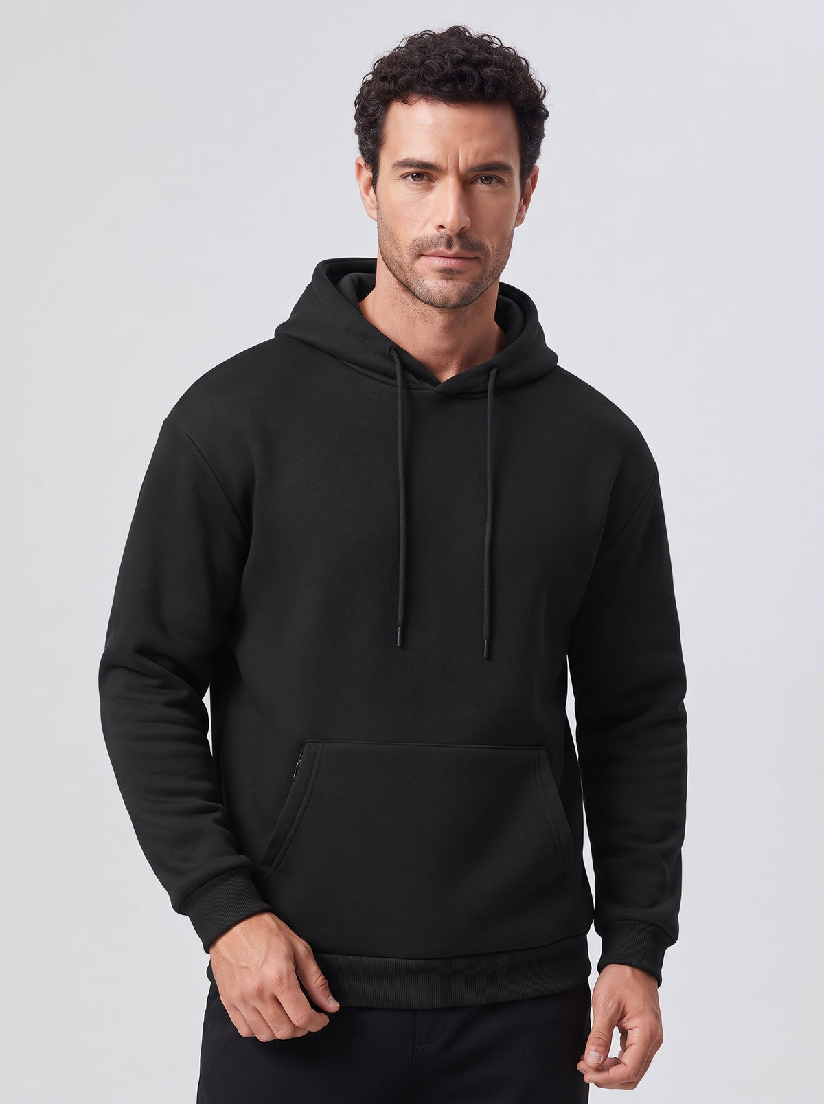Sudadera con capucha COVE negra, bolsillo canguro y cordones ajustables