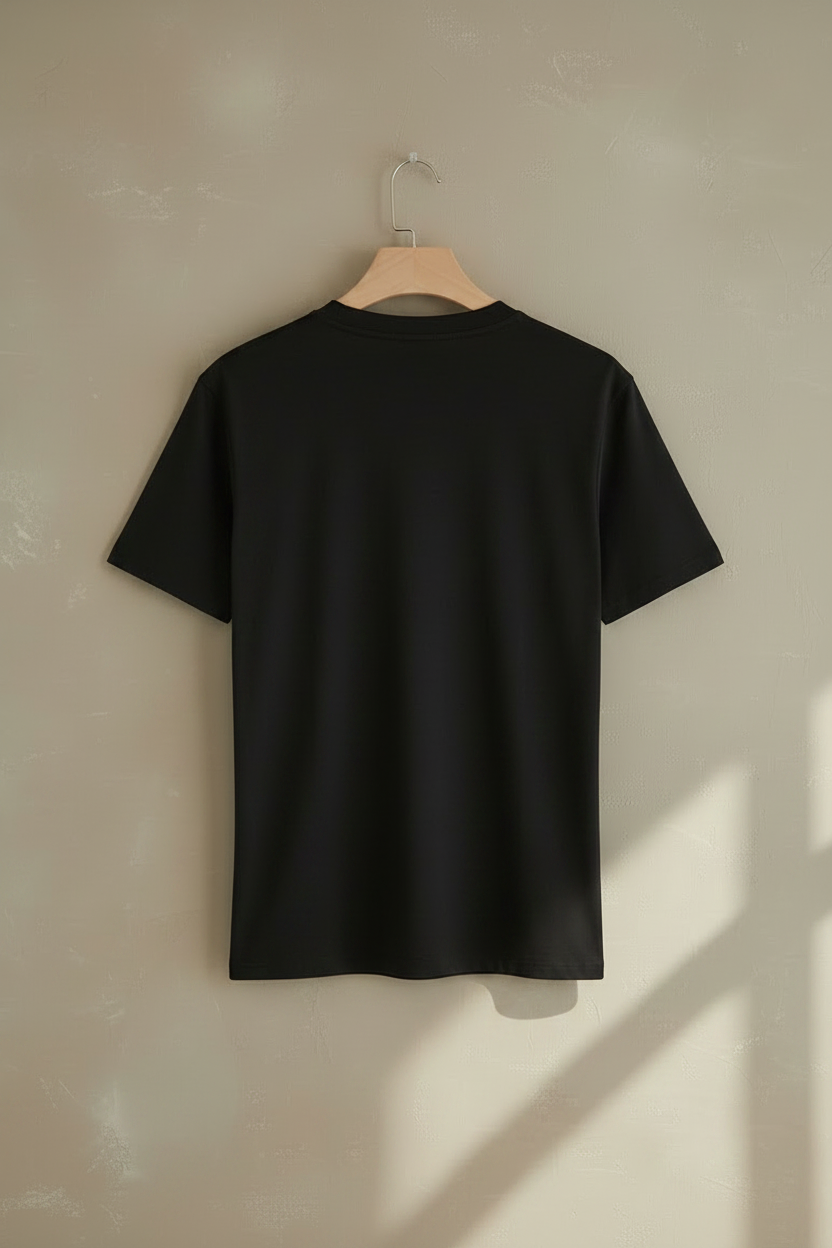 Camiseta negra trasera