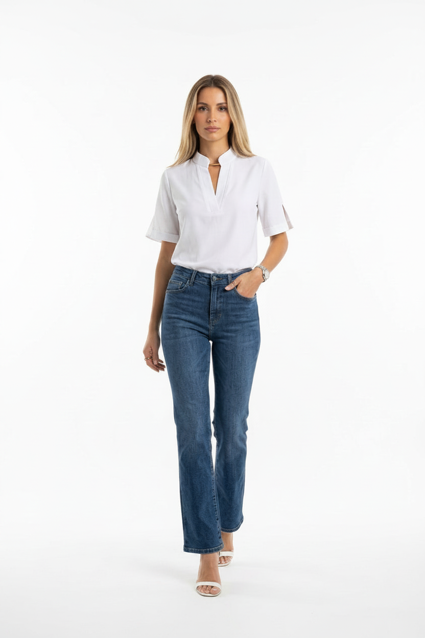 Modelo blusa blanca aperturas manga