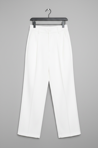 Pantalón de pierna ancha blanco con botones y costuras frontales