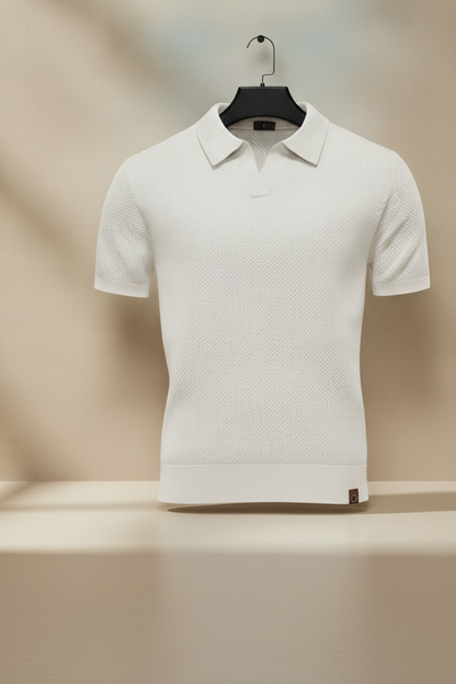 Polo blanco de manga corta con cuello y tapeta de 3 botones