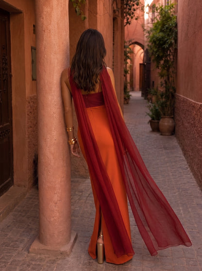 Vestido largo bicolor ZAHARA terracota con caída granate trasera, corte recto y abertura